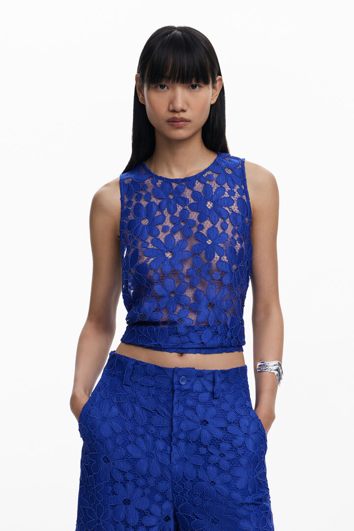 Cut-out T-shirt